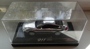 PORSCHE 911 Carerra4 - 8