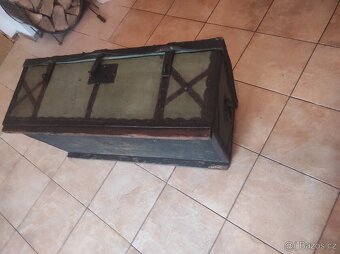 Starozitna truhla - 8