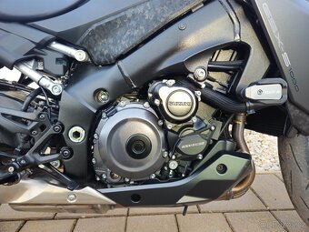 Suzuki GSX-S 1000 - 8