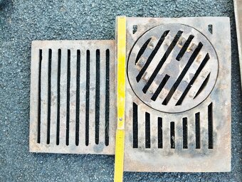 Prodám starožitná dvířka ke kamnům a rošty - 8