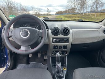 Dacia Sandero 1,4i 55KW AUTORÁDIO NA USB,TOP STAV - 8
