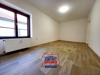 Pronájem prostorného bytu 2+1 o velikosti 86 m2 - České Bud - 8