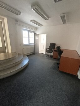 Pronájem kancelářských prostor s balkonem, 85m2, ul. Neředín - 8