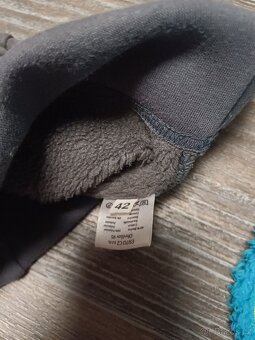 Zimní bunda, čepice a mikina - 8