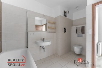 Pronájem, byty/2+kk, 47 m2, Nad Rokoskou 2415/2, 18200 Praha - 8