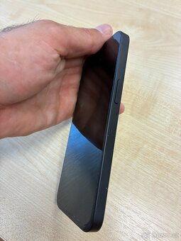 Iphone 16e 5121GB černý - 8