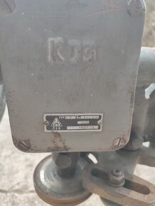 Zaviračka na konzervy K03 - 8