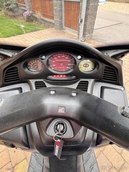 Honda Silver Wing FJS 400 - 8