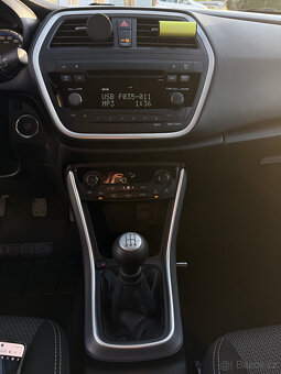 Suzuki SX4 S-Cross 1.6 88kW, benzín, 2014, najeto 79 99x km - 8