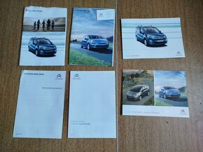 Manuály/prospekty/časopisy auta - 8