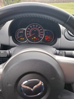 MAZDA 2 - 8