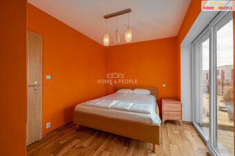 Prodej rodinného domu 4+kk, 111 m², pozemek 573 m², Praha-Vi - 8
