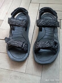 Prodám dámskou zimní bundu Adidas - 8