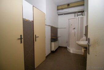 Pronájem kancelářského zázemí se sklady – 292 m² - 8