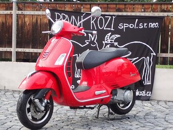 VESPA GTS 300 Super - 8