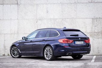 BMW Rad 5 Touring 540d xDrive 235 kW - AJ NA SPLÁTKY / PROTI - 8
