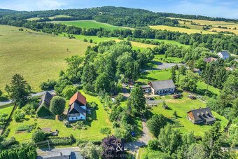 Klid, zeleň a potenciál – stavební pozemek o 1 527 m² v Heřm - 8