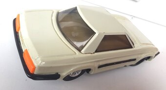 Staré hračky TATRA 603 a závodné auto ITES lietadlo akro - 8