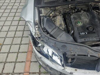 Bouraný škoda superb - 8
