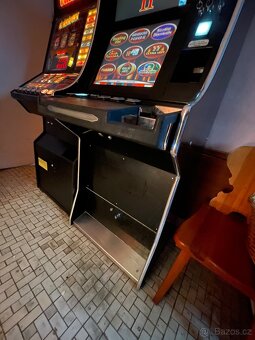 Prodám výherní automat MAGIC GAMES II - 8