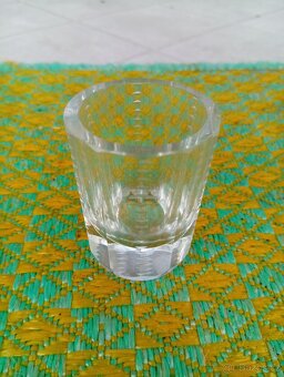 Prodám skleněné broušené vázy,mísy.,skleničky. - 8