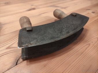 Řeznická kolébka sekaček - 8