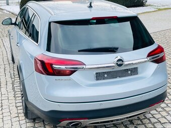 Opel Insignia COUNTRY T. 2.0CDTI 4x4 AUT VÝHŘEV KAMERA TAŽNÉ - 8