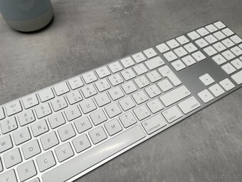 Apple Magic Keyboard s číselnou klávesnicí - česká A1843 - 8
