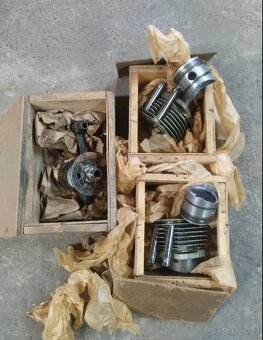 Originální nové díly z vojenského depozitu Dněpr Ural K750 - 8