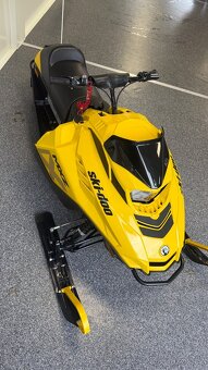 Dětský sněžný skútr Skidoo MXZ 120 - 8