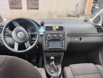 VW Touran 2,0 TDI Highline - 8