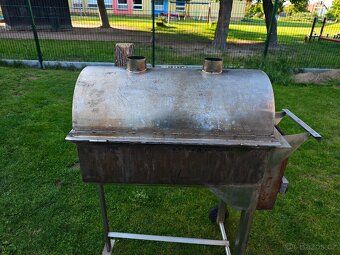 NEREZOVÝ GRIL. - 8