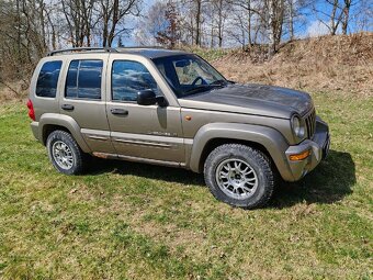 Jeep Cherokee - 8