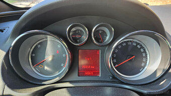Osobní automobil Opel Insignia 2.0 combi - 8