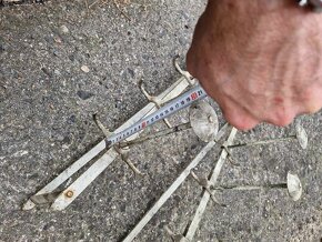 Stare kovove hospodske vesaky 30 leta. - 8