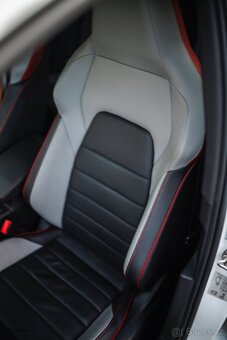VW Golf 8 GTi 2022 /ZÁRUKA/ DSG 221kw Clubsport , Akrapovič - 8