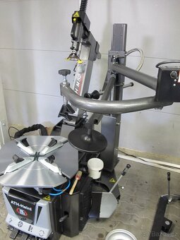Vybavení autoservisu/pneuservis-zouvačka,vyvažovačka,zvedák - 8