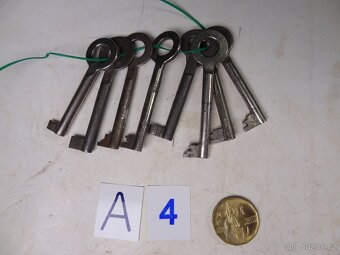 Staré klíče. Sbírka. Velké množství. - 8