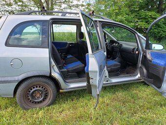 Opel Zafira A - 8