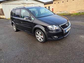 Prodám touran cross 2.0tdi 103kw perfektním technickým stavu - 8