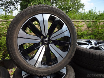 Volvo XC40 (elektro) - zánovní zimní alu komplety 19" 5x108 - 8
