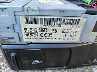 Autorádio Becker Monza + CD měnič 6CD - 8