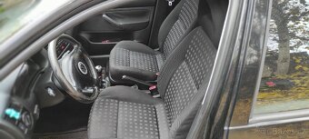 VW Bora variant 2.0 mpi 85 kw 4motion 4x4 benzín - 8