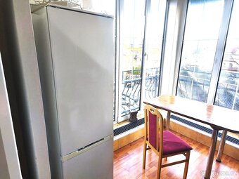 2+1 zařízený, 12.000 Kč i s energiemi, cizinci nevadí. Volný - 8