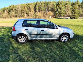 Volkswagen Golf V - 8