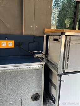 Obytný automobil Ford transit - 8