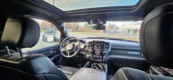 DODGE RAM 1500 5.7 HEMI 4x4 FULL LED KOLESO 22 - 8