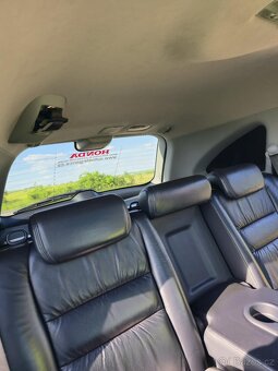 CR - V - 8