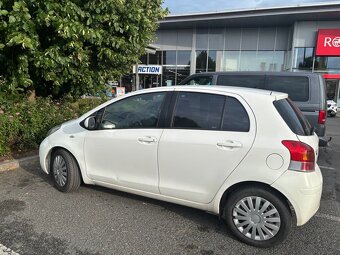 Toyota Yaris 1.3 vvti - 8