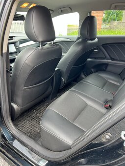 Toyota Avensis, 2.0 D 105 kW NAVI VÝHŘEV ČR - 8